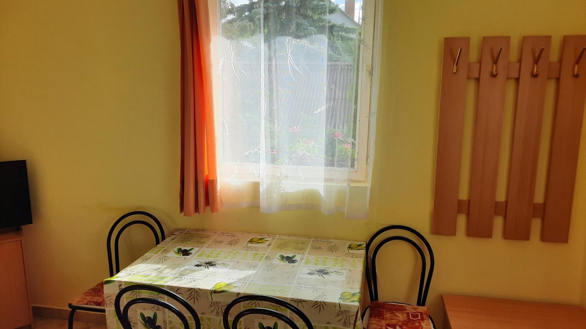 Apartamento Apartmanhaz Balatonfenyves Exterior foto